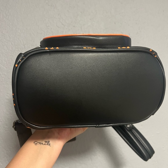 Loungefly Disney Lilo & Stitch Jack-o'-lantern Stitch Mini Backpack NWT - Picture 4 of 4